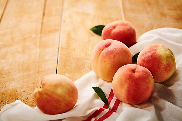 포토 JPG 스튜디오촬영 백그라운드 과일 실내 사람없음 신선 천 유기농 복숭아 제철 제철과일 국내포토 웰빙 내부 직물 파일형식