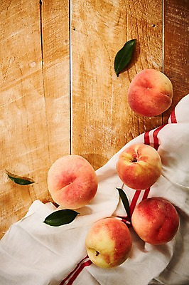 포토 JPG 스튜디오촬영 백그라운드 과일 실내 사람없음 신선 천 유기농 복숭아 제철 제철과일 국내포토 웰빙 내부 직물 파일형식