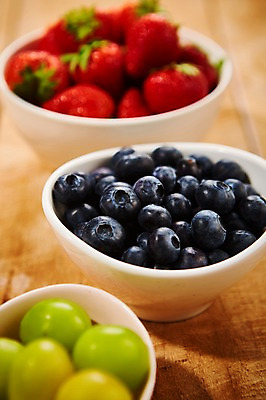 포토 JPG 스튜디오촬영 접시 백그라운드 과일 딸기 실내 사람없음 아웃포커스 신선 유기농 청포도 블루베리 제철 제철과일 국내포토 식기 웰빙 포도 촬영기법 내부 파일형식