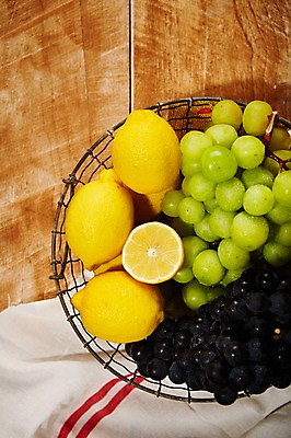 포토 JPG 스튜디오촬영 백그라운드 과일 포도 실내 사람없음 바구니 신선 천 레몬 유기농 청포도 제철 트로피컬아트 제철과일 국내포토 웰빙 내부 직물 그림 파일형식