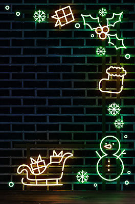 PSD ZIP 크리스마스 눈사람 벽돌 조명 프레임 사람없음 선물상자 빛 반짝임 눈 눈송이 네온 썰매 영상 크리스마스양말 프레임일러스트 시네마그래프 네온아트 국내일러스트 자연요소 기념일 크리스마스장식 일러스트 모션 날씨 양말 눈_날씨 선물 상자 파일형식