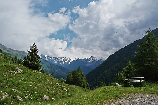 포토 JPG 주간 구름 해외풍경 벤치 자연 하늘 산 풍경 사람없음 야외 스위스 국내포토 자연요소 해외 유럽 의자 생태계 파일형식