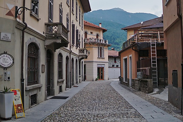 포토 JPG 주간 해외풍경 거리 풍경 사람없음 야외 건물 마을 스위스 국내포토 자연요소 해외 건축물 유럽 파일형식