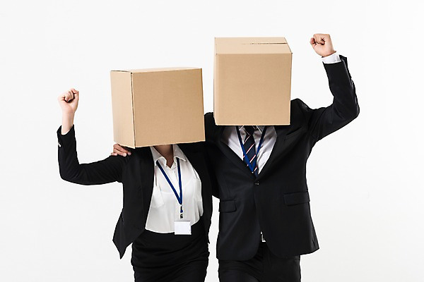 포토 JPG 스튜디오촬영 여자 남자 어깨동무 협력 실내 서기 정장 상반신 20대 성인 두명 앞모습 30대 비즈니스라이프 파이팅 주먹 한국인 비즈니스맨 비즈니스우먼 종이상자 동료 성인만 국내포토 라이프스타일 옷 뷰포인트 포즈 비즈니스 관계 모션 사람 동양인 청년 내부 장년 상자 직장인 파일형식