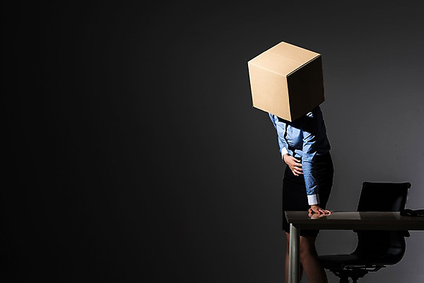 포토 JPG 스튜디오촬영 여자 실내 한명 서기 상반신 20대 성인 옆모습 비즈니스라이프 기댐 어둠 고통 한국인 비즈니스우먼 종이상자 치마정장 복통 생리통 성인여자한명만 국내포토 1 라이프스타일 감정 뷰포인트 비즈니스 모션 사람 동양인 정장 청년 내부 치마 상자 직장인 질병 여자한명만 성인여자만 파일형식