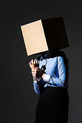 포토 JPG 스튜디오촬영 여자 실내 한명 서기 상반신 20대 성인 앞모습 비즈니스라이프 어둠 고통 만지기 한국인 비즈니스우먼 종이상자 손목 성인여자한명만 손목통증 국내포토 1 라이프스타일 감정 뷰포인트 비즈니스 모션 사람 동양인 청년 내부 신체부위 상자 직장인 여자한명만 성인여자만 파일형식