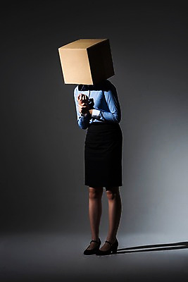 포토 JPG 스튜디오촬영 전신 여자 실내 한명 서기 20대 성인 앞모습 비즈니스라이프 어둠 고통 한국인 비즈니스우먼 종이상자 손목 치마정장 손목터널증후군 성인여자한명만 손목통증 증후군 국내포토 1 라이프스타일 감정 뷰포인트 비즈니스 모션 사람 동양인 정장 청년 내부 신체부위 치마 상자 직장인 질병 여자한명만 성인여자만 파일형식