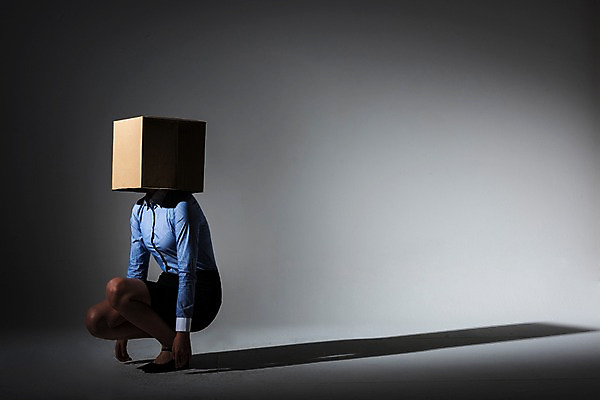 포토 JPG 스튜디오촬영 전신 여자 생각 실내 그림자 한명 앉기 20대 성인 옆모습 비즈니스라이프 어둠 한국인 비즈니스우먼 종이상자 출발 치마정장 성인여자한명만 PTSD 국내포토 1 라이프스타일 뷰포인트 컨셉 비즈니스 모션 사람 동양인 정장 청년 내부 치마 상자 직장인 질병 여자한명만 성인여자만 파일형식