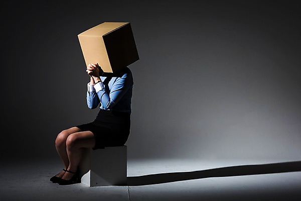 포토 JPG 스튜디오촬영 전신 여자 생각 실내 그림자 한명 앉기 손짓 20대 성인 옆모습 비즈니스라이프 어둠 희망 한국인 기도 비즈니스우먼 종이상자 간절함 성인여자한명만 PTSD 국내포토 1 라이프스타일 감정 뷰포인트 컨셉 비즈니스 모션 사람 동양인 청년 내부 상자 직장인 질병 여자한명만 성인여자만 파일형식