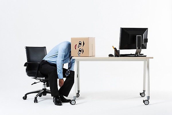 포토 JPG 스튜디오촬영 전신 남자 엎드리기 실내 피곤 한명 앉기 정장 성인 옆모습 30대 비즈니스라이프 모니터 한국인 비즈니스맨 종이상자 눈물 사무용의자 사무용책상 성인남자한명만 국내포토 1 라이프스타일 옷 감정 뷰포인트 컨셉 의자 비즈니스 모션 사람 동양인 내부 장년 컴퓨터 상자 직장인 책상 남자한명만 성인남자만 파일형식