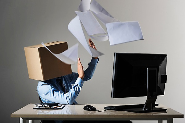 포토 JPG 스튜디오촬영 남자 실내 한명 앉기 정장 상반신 성인 옆모습 30대 비즈니스라이프 모니터 한국인 업무 비즈니스맨 던지기 꾸지람 종이상자 문서 사무용책상 성인남자한명만 흩날리기 국내포토 1 라이프스타일 옷 뷰포인트 비즈니스 모션 사람 동양인 내부 장년 컴퓨터 상자 작업 직장인 체벌 책상 남자한명만 성인남자만 파일형식