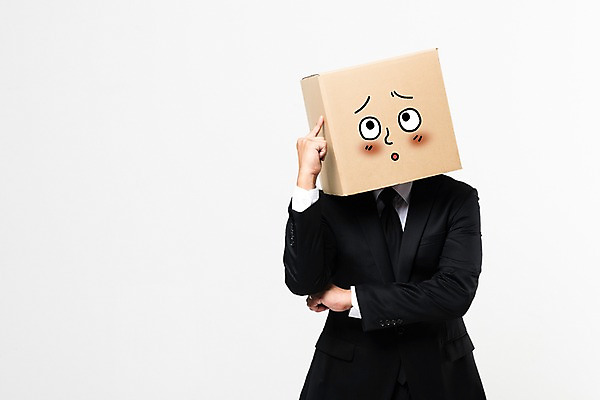 포토 JPG 스튜디오촬영 남자 생각 실내 한명 서기 정장 손짓 상반신 성인 앞모습 30대 비즈니스라이프 한국인 비즈니스맨 종이상자 고민 성인남자한명만 국내포토 1 라이프스타일 옷 감정 뷰포인트 비즈니스 모션 사람 동양인 내부 장년 상자 직장인 남자한명만 성인남자만 파일형식