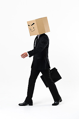 포토 JPG 스튜디오촬영 전신 남자 서류가방 실내 한명 미소 들기 정장 성인 옆모습 30대 비즈니스라이프 걷기 한국인 비즈니스맨 종이상자 성인남자한명만 국내포토 1 라이프스타일 옷 뷰포인트 가방 비즈니스 모션 표정 사람 동양인 내부 장년 상자 직장인 남자한명만 성인남자만 파일형식