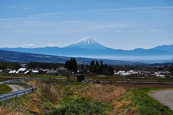 포토 JPG 주간 구름 도로 자연 하늘 주택 풍경 사람없음 야외 울타리 마을 일본 후지산 국내포토 자연요소 아시아 길 교통시설 산 건물 담장 세계문화유산 생태계 파일형식