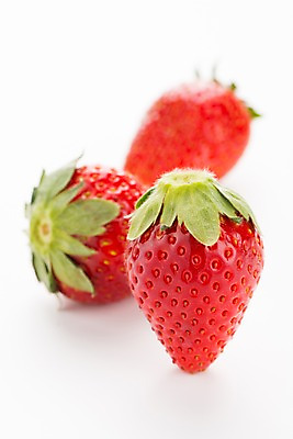 포토 JPG 과일 딸기 실내 근접촬영 사람없음 아웃포커스 세개 제철과일 국내포토 뷰포인트 촬영기법 3 내부 제철 파일형식