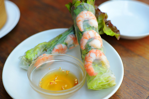 포토 JPG 접시 음식 채소 새우 실내 사람없음 아웃포커스 소스 동남아음식 라이스페이퍼 월남쌈 국내포토 식기 촬영기법 갑각류 내부 양념 베트남음식 파일형식