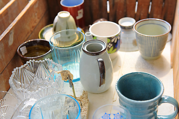 포토 JPG 잔 실내 사람없음 아웃포커스 머그컵 찻잔 찻주전자 컵받침 오브젝트 국내포토 식기 주전자 촬영기법 내부 컵 받침대 파일형식