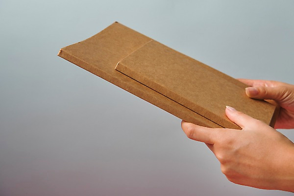 포토 JPG 스튜디오촬영 손 종이 백그라운드 프레임 실내 들기 신체부위 책 공백 플랫 오브젝트 카피스페이스 국내포토 모션 사람 내부 파일형식