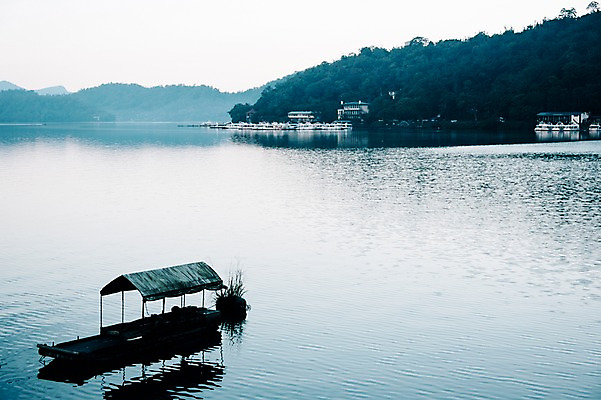 포토 JPG 주간 해외풍경 호수 사람없음 야외 대만 선박 르웨탄 국내포토 자연요소 해외 아시아 수상교통 풍경 파일형식