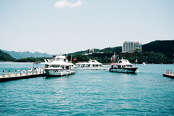 포토 JPG 주간 해외풍경 호수 사람없음 야외 대만 부둣가 선박 르웨탄 국내포토 자연요소 해외 아시아 수상교통 풍경 항구 파일형식