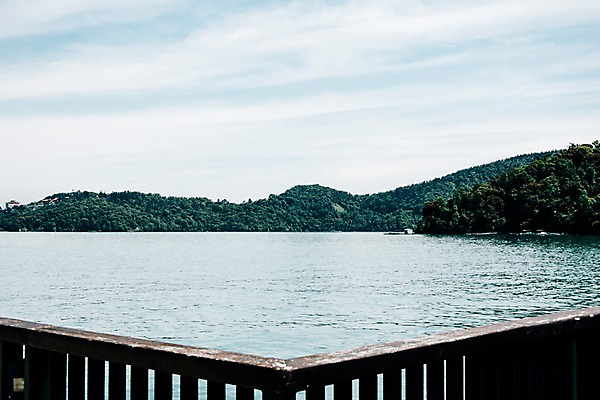 포토 JPG 주간 해외풍경 호수 사람없음 야외 울타리 대만 르웨탄 국내포토 자연요소 해외 아시아 풍경 담장 파일형식