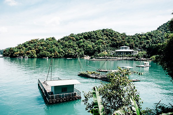 포토 JPG 주간 나무 해외풍경 호수 사람없음 야외 대만 선박 르웨탄 국내포토 자연요소 식물 해외 아시아 수상교통 풍경 파일형식