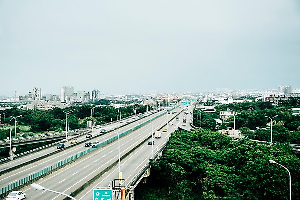 포토 JPG 주간 해외풍경 도로 자동차 사람없음 야외 대만 국내포토 자연요소 해외 아시아 길 육상교통 교통시설 풍경 파일형식
