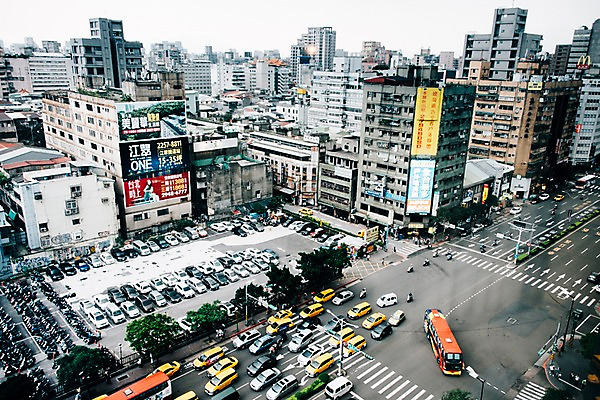포토 JPG 주간 해외풍경 도로 자동차 사람없음 야외 도시풍경 도시 대만 주차장 국내포토 자연요소 해외 아시아 길 육상교통 교통시설 풍경 파일형식