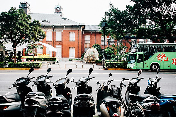 포토 JPG 주간 해외풍경 도로 버스 사람없음 야외 도시풍경 오토바이 도시 대만 국내포토 자연요소 해외 아시아 길 육상교통 교통시설 대중교통 풍경 바이크 파일형식