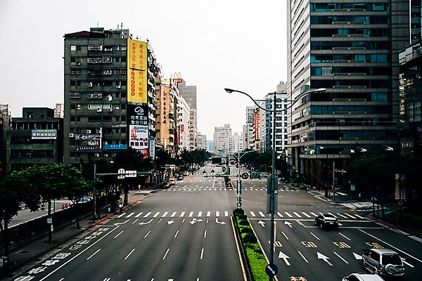 포토 JPG 주간 해외풍경 도로 자동차 빌딩 사람없음 야외 도시풍경 도시 대만 국내포토 자연요소 해외 아시아 길 육상교통 교통시설 풍경 건물 파일형식