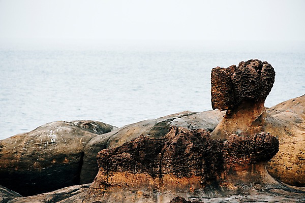 포토 JPG 주간 해외풍경 바다 사람없음 야외 바위 대만 지질공원 국내포토 자연요소 해외 공원 아시아 풍경 돌_바위 파일형식