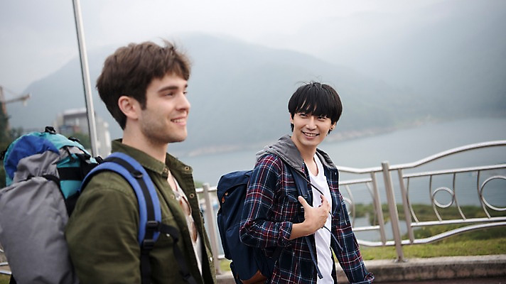 포토 JPG 주간 서양인 외국인 남자 여행 배낭 상반신 20대 성인 야외 두명 옆모습 친구 걷기 우정 한국인 즐거움 춘천 소양강댐 성인남자만 브로맨스 국내포토 자연요소 감정 뷰포인트 가방 관계 모션 사람 동양인 인종 청년 댐 강원도 남자만 성인만 파일형식