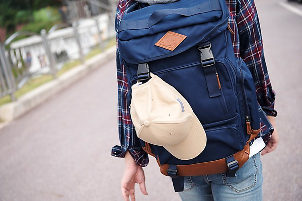 포토 JPG 주간 남자 여행 배낭 한명 상반신 20대 성인 야외 뒷모습 걷기 한국인 즐거움 춘천 소양강댐 성인남자한명만 국내포토 자연요소 1 감정 뷰포인트 가방 모션 사람 동양인 청년 댐 강원도 남자한명만 성인남자만 파일형식