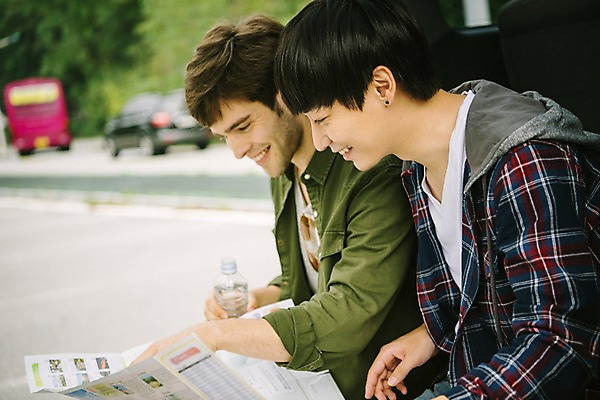 포토 JPG 주간 서양인 외국인 남자 여행 지도 자동차 휴식 앉기 상반신 20대 성인 야외 두명 옆모습 친구 우정 한국인 즐거움 춘천 자동차트렁크 성인남자만 브로맨스 국내포토 자연요소 감정 육상교통 뷰포인트 컨셉 관계 모션 사람 동양인 인종 청년 강원도 남자만 성인만 파일형식