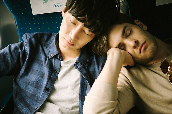 포토 JPG 주간 서양인 외국인 남자 여행 피곤 앉기 상반신 20대 성인 두명 앞모습 우정 기차 한국인 잠 창가 춘천 기차여행 성인남자만 브로맨스 국내포토 자연요소 육상교통 뷰포인트 컨셉 창문 관계 모션 대중교통 사람 동양인 인종 청년 친구 강원도 남자만 성인만 파일형식