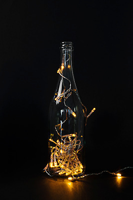 포토 JPG 스튜디오촬영 전구 유리병 실내 사람없음 자연보호 환경 그린캠페인 어둠 재활용 에코 업사이클링 국내포토 캠페인 자연 병_용기 내부 보호 친환경 파일형식