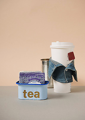 포토 JPG 스튜디오촬영 실내 사람없음 자연보호 환경 그린캠페인 재활용 캔 종이컵 에코 컵홀더 헌옷 업사이클링 국내포토 옷 캠페인 자연 내부 컵 보호 일회용 친환경 홀더 파일형식