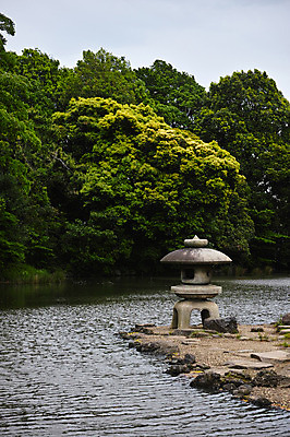 포토 JPG 주간 나무 꽃 호수 자연 풍경 사람없음 야외 일본 도쿄 숲 석등 국내포토 자연요소 식물 아시아 생태계 파일형식
