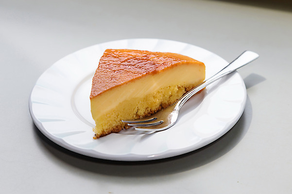 포토 JPG 접시 포크 디저트 실내 사람없음 조각케이크 치즈케이크 국내포토 식기 음식 내부 케이크 파일형식