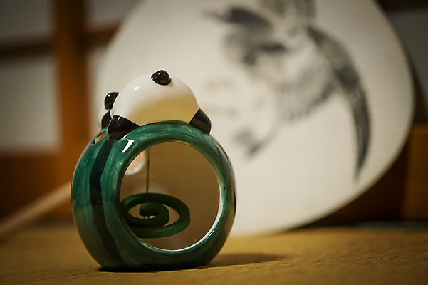 포토 JPG 실내 사람없음 아웃포커스 장식 부채 오브젝트 모기향 국내포토 촬영기법 내부 파일형식