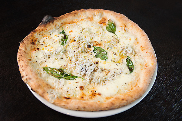 포토 JPG 접시 피자 실내 사람없음 시금치 화덕피자 국내포토 식기 채소 패스트푸드 서양음식 내부 파일형식