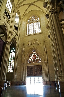 포토 JPG 해외이미지 유럽 종교 건축양식 창문 유리 출입구 실내 사람없음 장식 성당 교회 문 기둥 사찰 스페인 입장 아치 신성 수도원 천연기념물 해외202004 해외포토 건축 나라 종교건축 재질 내부 건물 파일형식 이미지허브