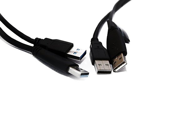 포토 JPG 해외이미지 선 이동 통신 놀이 사람없음 야외 컴퓨터 사무실 디지털 검은색 자료 웹 장비 과학기술 정보 흰색 네트워크 플러그 코드 연결 접속 플라스틱 USB 묘사 신호 전자 철사 지휘자 포트 잭 전송 고립 인터페이스 입력 채널 터미널 표준 하드웨어 해외202004 해외포토 컬러 컨셉 인터넷 비즈니스 재질 기술 전자제품 음악가 파일형식 이미지허브