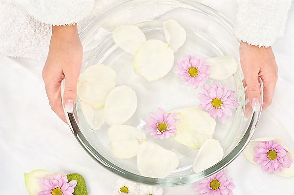 포토 JPG 해외이미지 식물 라이프스타일 여자 꽃잎 꽃 휴식 건강 관리 사람없음 치료 장식 물 장미 스파 목욕 활발 신선 사발 빨래 순수 아로마테라피 테라피 내추럴 돌봄 치유 해외202004 해외포토 자연요소 컨셉 가사 의학 모션 사람 생활 뷰티 청결 사기그릇 파일형식 이미지허브