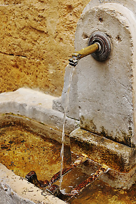 포토 JPG 해외이미지 건축양식 사람없음 물 프랑스 중세 분수 타운 르네상스 옛날 프로방스 해외202004 해외포토 자연요소 건축 유럽 도시 역사 파일형식 이미지허브