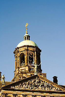 포토 JPG 해외이미지 건축양식 하늘 사람없음 건물 파란색 화려 댐 네덜란드 정사각형 목각 천연기념물 암스테르담 해외202004 해외포토 도형 건축물 공공시설 건축 유럽 컬러 컨셉 파일형식 이미지허브