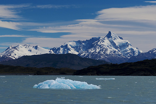 포토 JPG 해외이미지 공원 호수 여행 자연 산 파노라마 국립공원 풍경 사람없음 야외 물 파란색 얼음 추위 세계문화유산 남아메리카 빙하 빙산 아르헨티나 터키석 해외202004 해외포토 자연요소 공공시설 컬러 촬영기법 아메리카 문화재 보석 생태계 파일형식 이미지허브