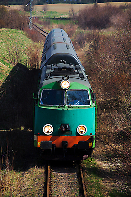 포토 JPG 해외이미지 주간 풍경 사람없음 야외 기찻길 기차 해외202004 해외포토 자연요소 육상교통 대중교통 파일형식 이미지허브