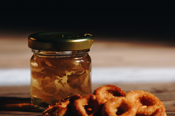 포토 JPG 해외이미지 전통 식기 음식 빵 백그라운드 컨셉 유리 탁자 디저트 치즈 건강 종류 여러명 사람없음 목재 빨간색 여름 갈색 쌓기 바구니 초콜릿 검은색 축제 빵집 우유 수확 흰색 도넛 차 달콤 아침식사 낟알 굽기 크림 잔치 롤 꿀 프랑스어 우크라이나 페스츄리 레터링 스타일 해외202004 해외포토 나무 문자 계절 유럽 음료 컬러 가구 다수 농업 재료 모션 재질 유제품 사람 상점 식사 맛 구이 파일형식 이미지허브