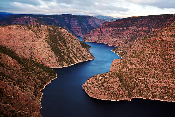 포토 JPG 해외이미지 응시 호수 불꽃 텐트 풍경 사람없음 야외 물 여름 강 골짜기 일몰 절벽 캠핑 저수지 숲 댐 지역 시스템 수납 배수구 와이오밍 전국 콜로라도 해외202004 해외포토 자연요소 시선 계절 공공시설 자연 불 레저 캠핑도구 노을 미국 파일형식 이미지허브